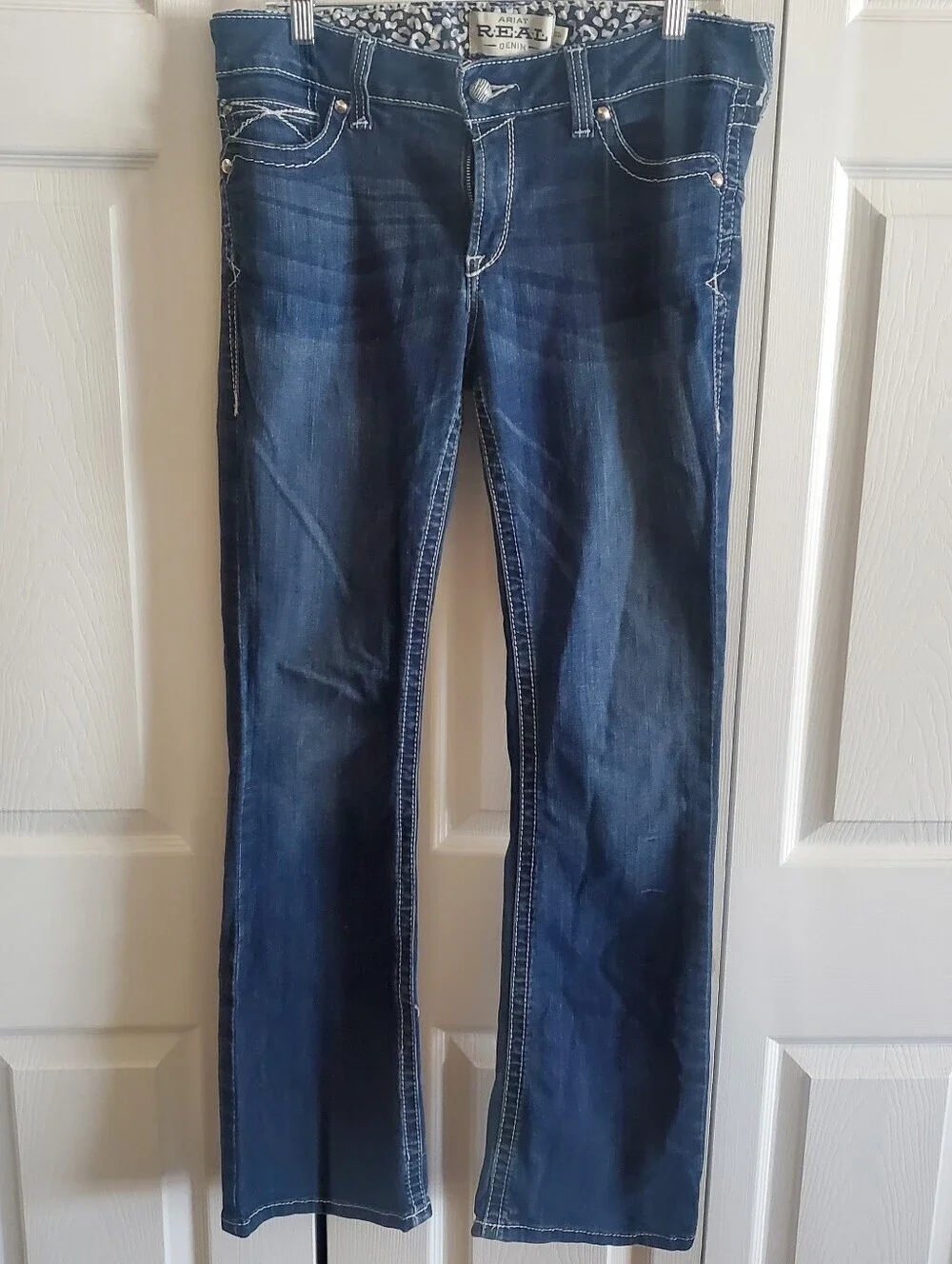 ARIAT LOW RISE BOOTCUT. 32 R. DENIM JEANS. WESTERN
